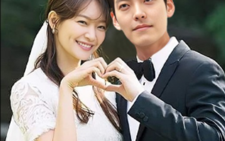 Un amor más fuerte que un guion: Shin Min Ah y Kim Woo Bin sellan una década de romance con una boda inolvidable.